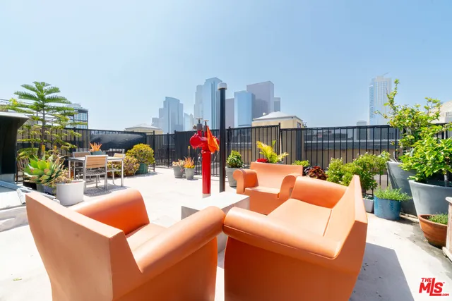 $2,500 | 108 West 2nd Street, Unit 309, Los Angeles, CA 90012