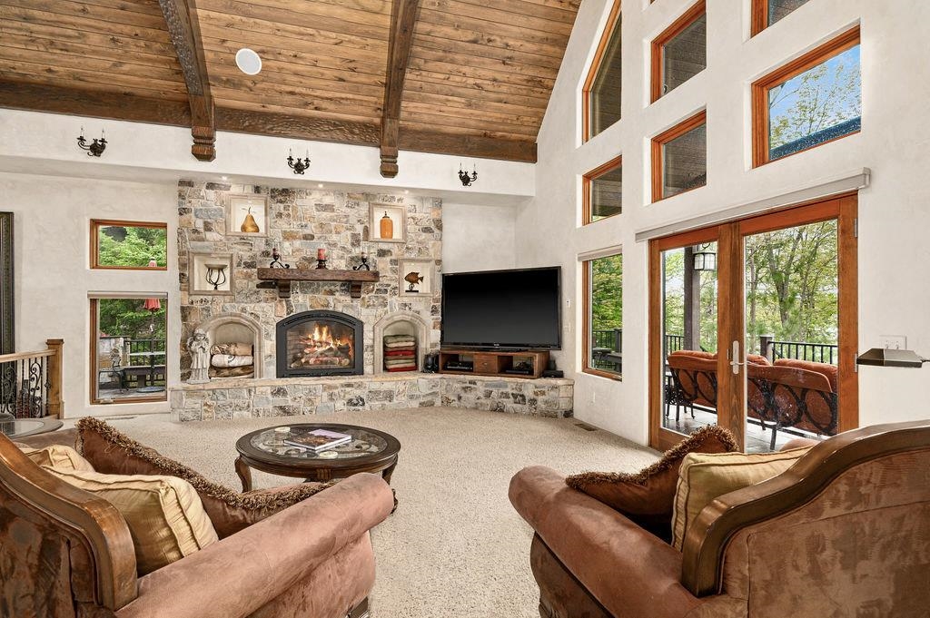 3993 Scenic View Road Moose Lake, MN 55767 - Photo 19 of 48 Living Room