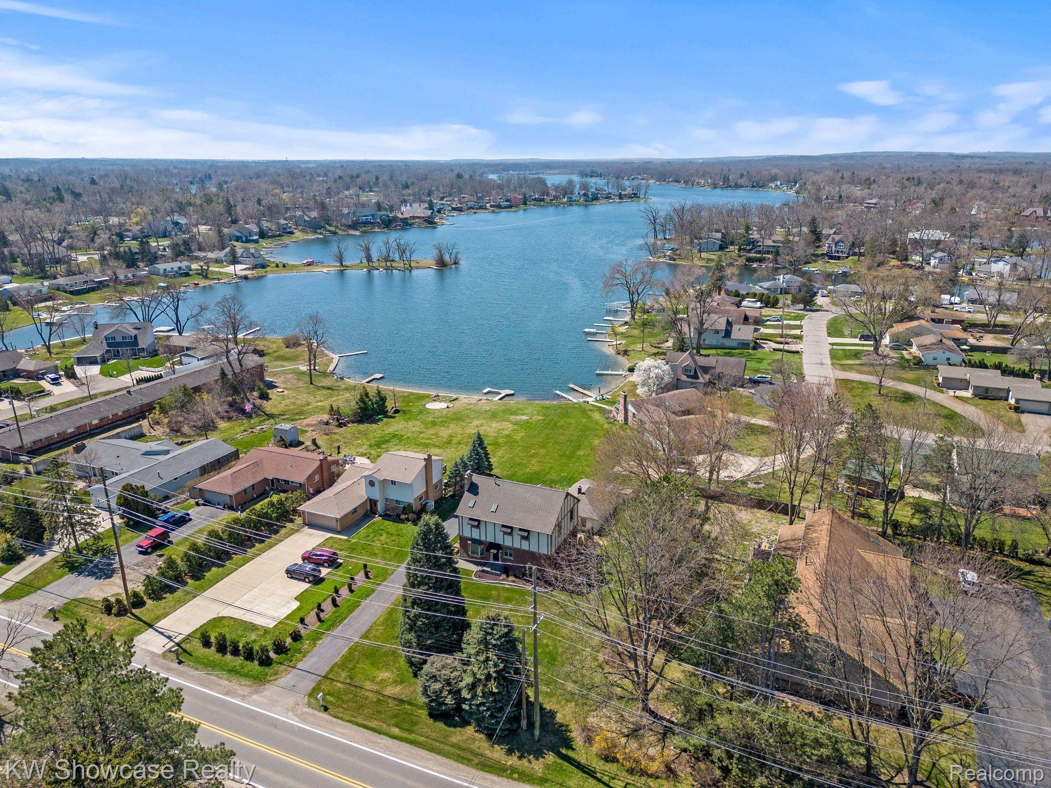 2547 South Commerce Road Walled Lake, MI 48390 - Photo 46 of 72