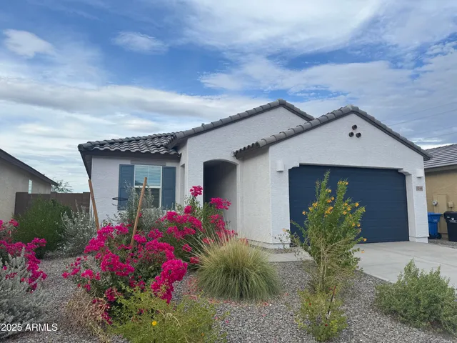 a front view of house with yard