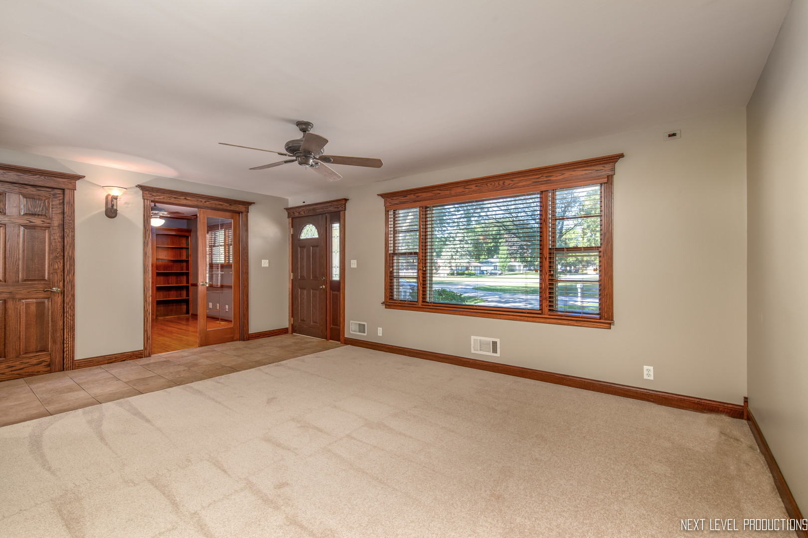 526 Rockwell Road Aurora, IL 60506 - Photo 3 of 24