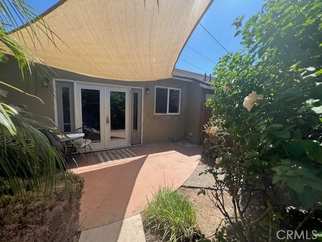 a house view with a outdoor space