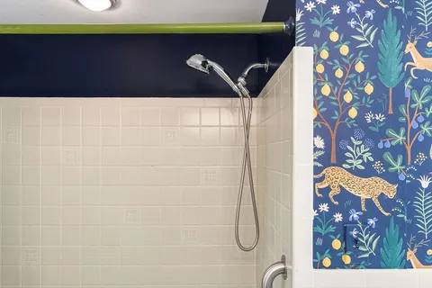 a picture of a bathroom