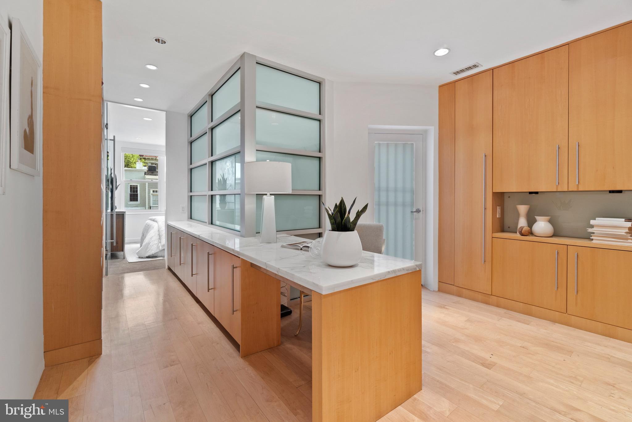 1942 Calvert Street Northwest Washington, DC 20009 - Photo 25 of 46 Gallery Image 25