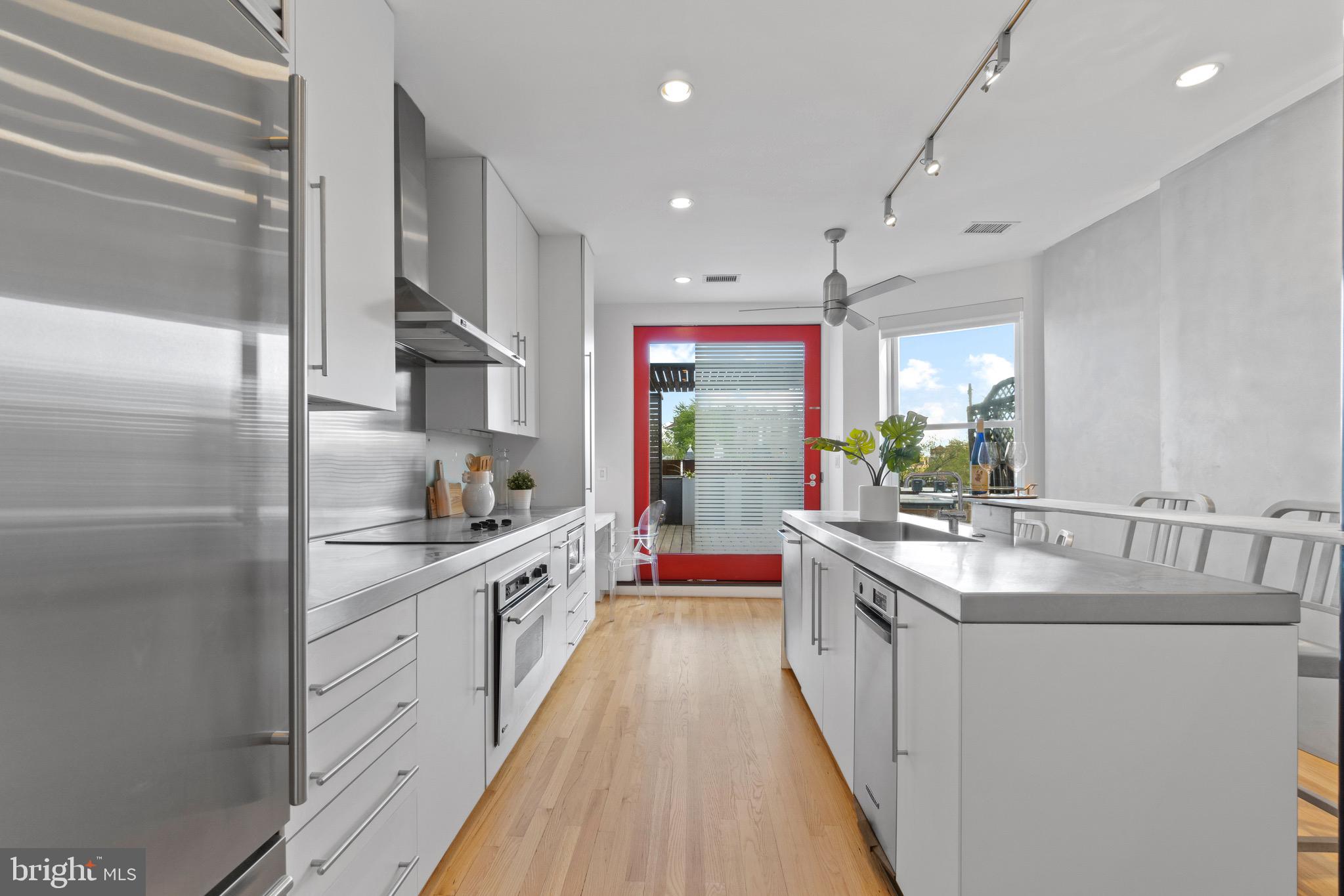 1942 Calvert Street Northwest Washington, DC 20009 - Photo 7 of 46 Gallery Image 7