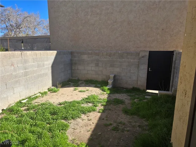 $1,300 | 5602 West Lake Mead Boulevard, Las Vegas, NV 89108