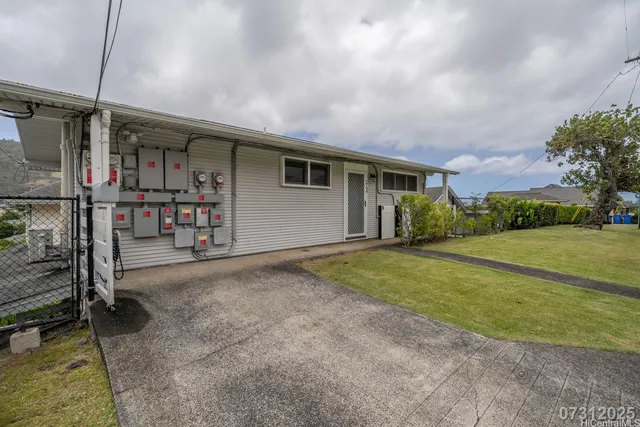 $4,300 | 2709 Hillside Avenue, Honolulu, HI 96822