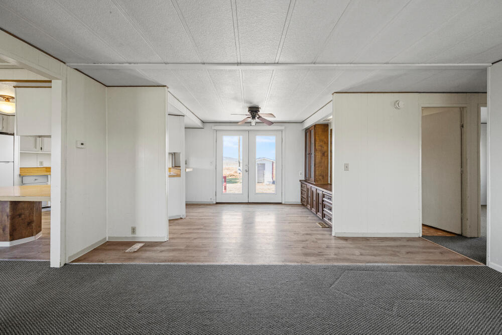 8306 Homedale Road Klamath Falls, OR 97603 - Photo 19 of 52 8216HomedaleRd-4