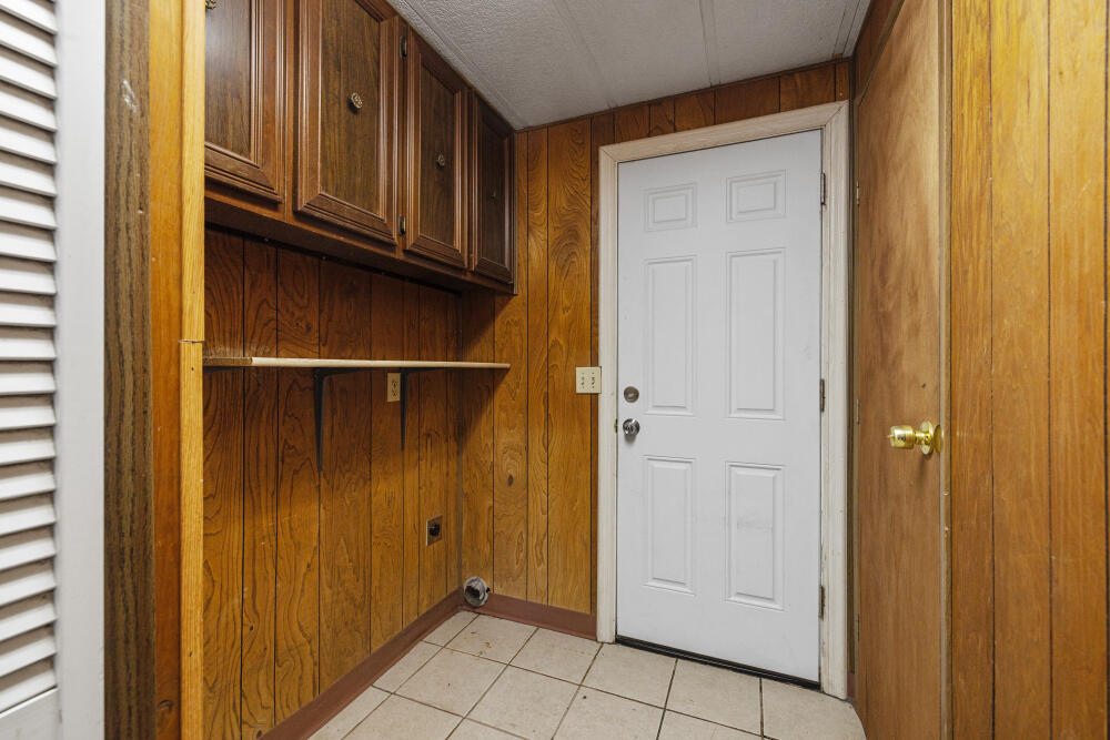 8306 Homedale Road Klamath Falls, OR 97603 - Photo 27 of 52 8216HomedaleRd-17