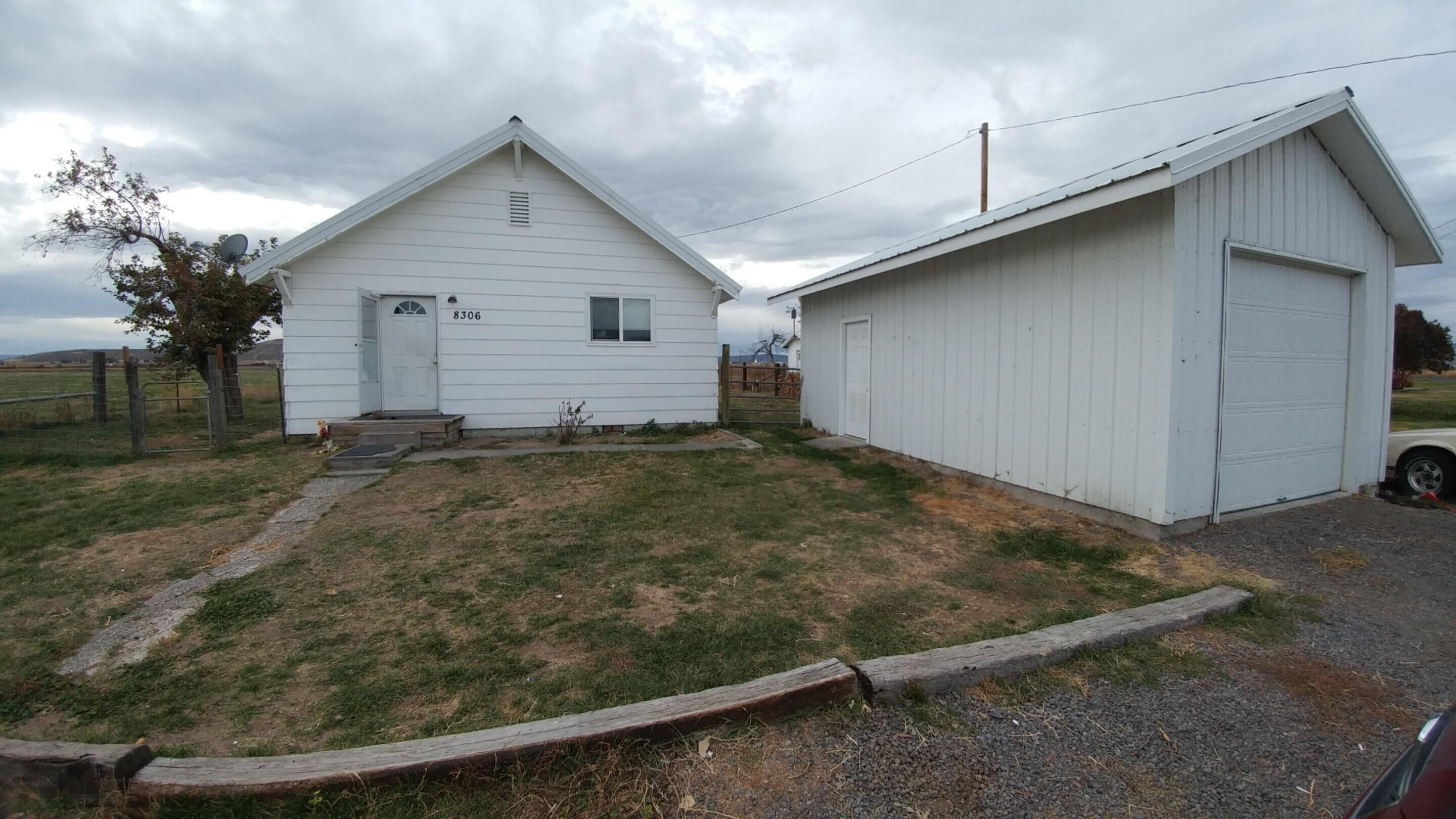 8306 Homedale Road Klamath Falls, OR 97603 - Photo 3 of 52 #1 2/1 white house