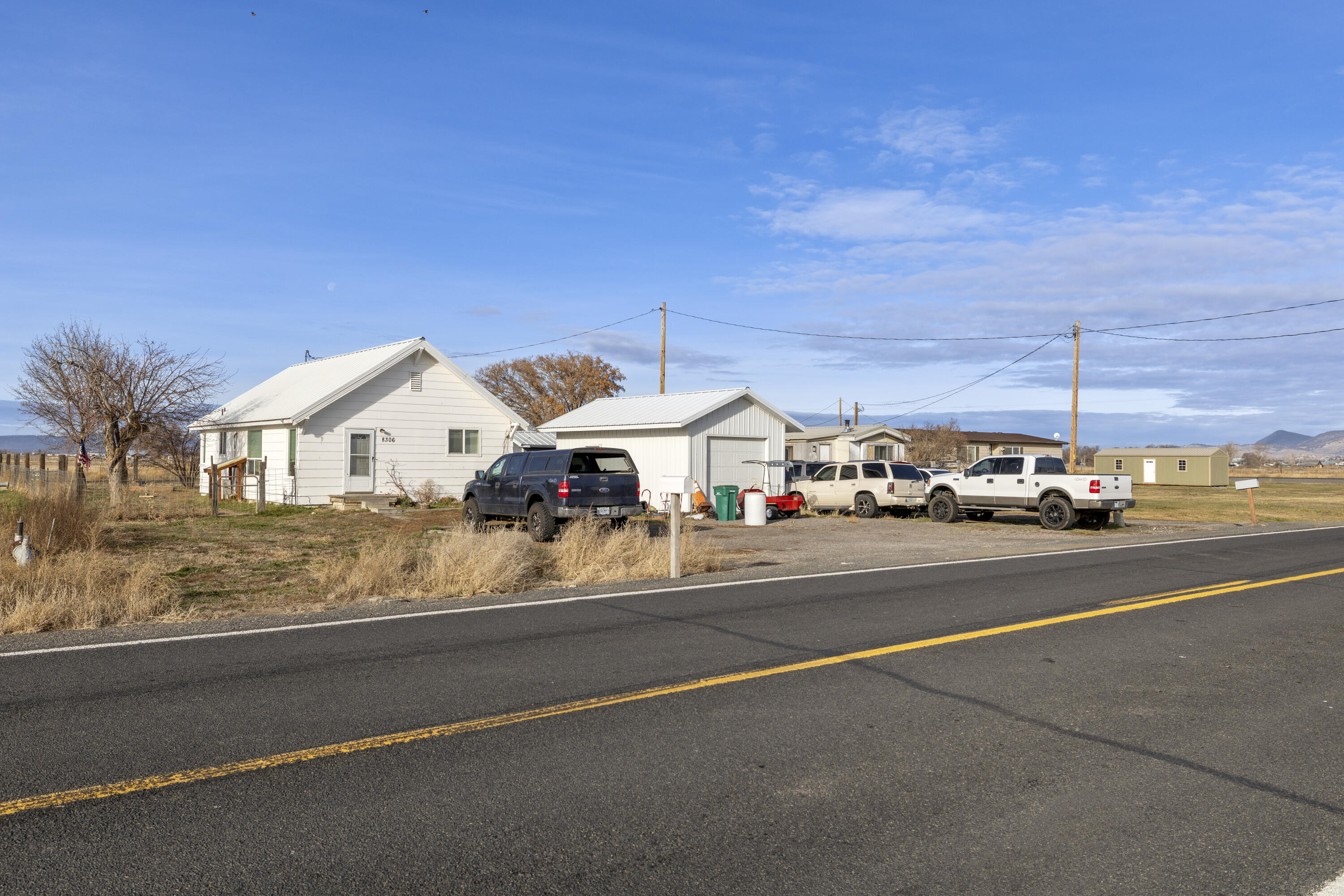 8306 Homedale Road Klamath Falls, OR 97603 - Photo 51 of 52 8216HomedaleRdFront-2