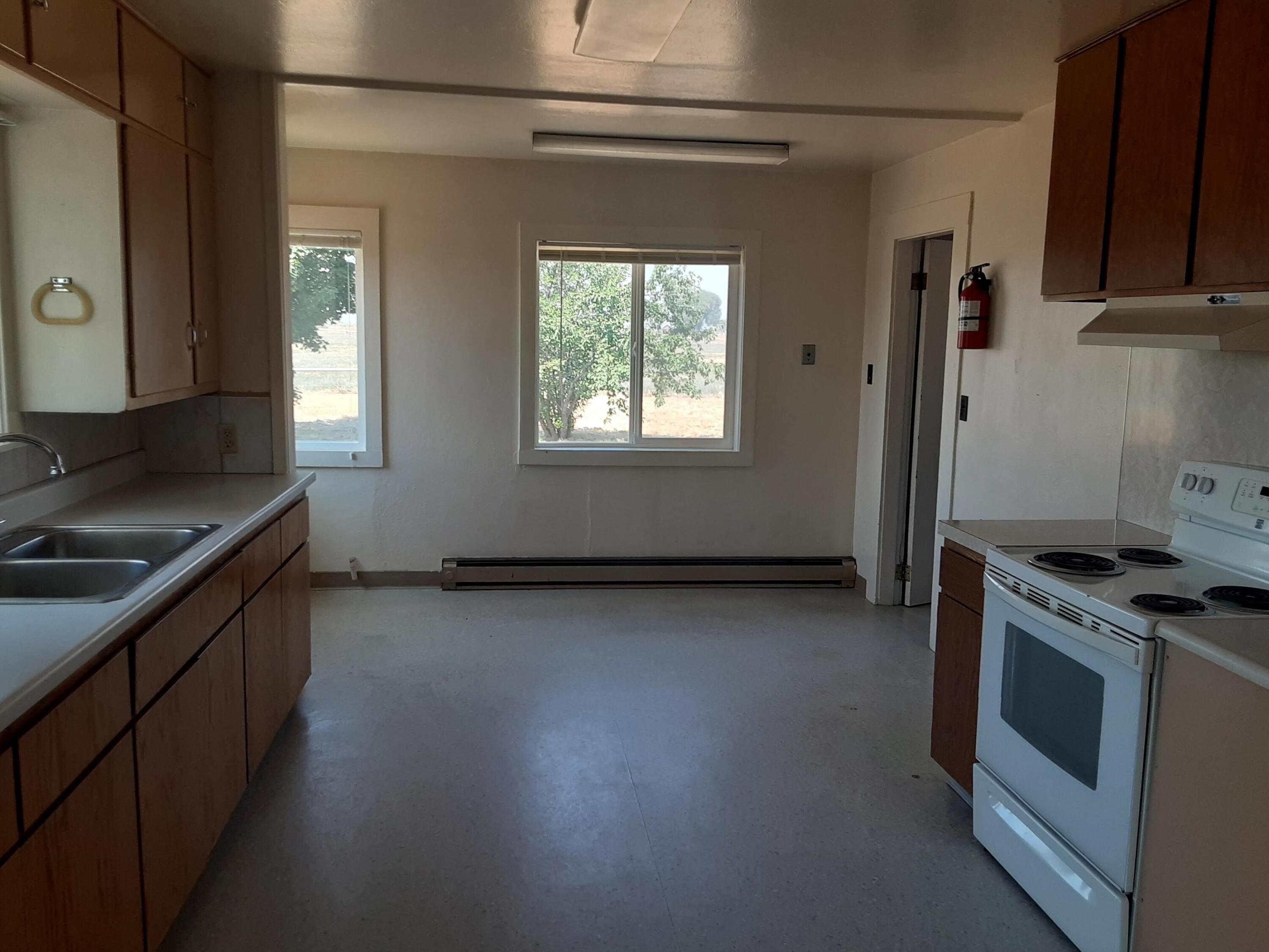 8306 Homedale Road Klamath Falls, OR 97603 - Photo 9 of 52 from property mgmt prior to move in
