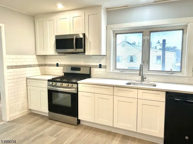 $2,300 | 227 North 15th Street, Bloomfield, NJ 07003