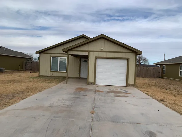 $1,199 | 3611 East 3rd Place, Lubbock, TX 79403
