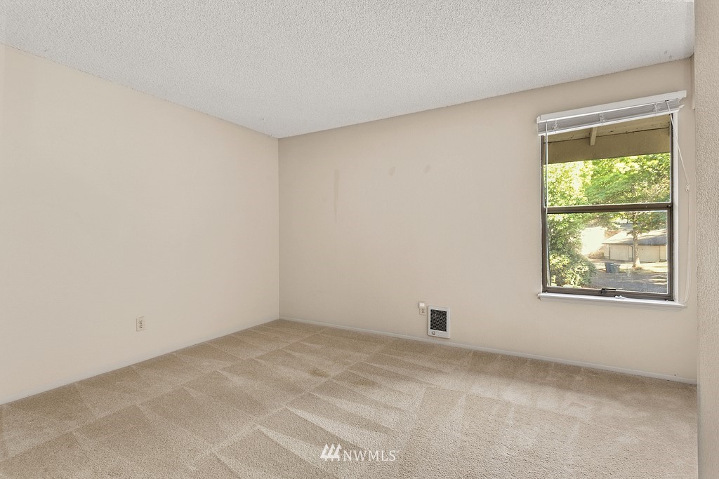 11514 Southeast 175th Street Renton, WA 98055 - Photo 16 of 25 Gallery Image 16