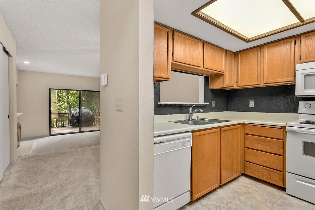 11514 Southeast 175th Street Renton, WA 98055 - Photo 8 of 25 Gallery Image 8