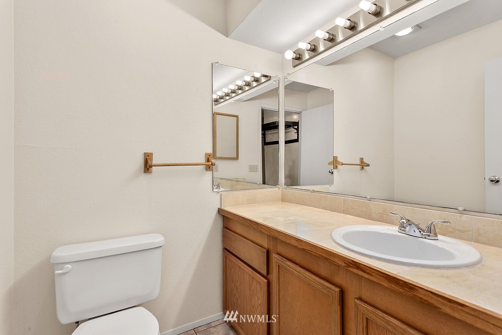 11514 Southeast 175th Street Renton, WA 98055 - Photo 10 of 25 Gallery Image 10