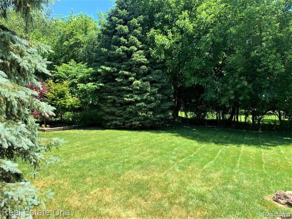 874 Bridgestone Drive Rochester Hills, MI 48309 - Photo 43 of 45