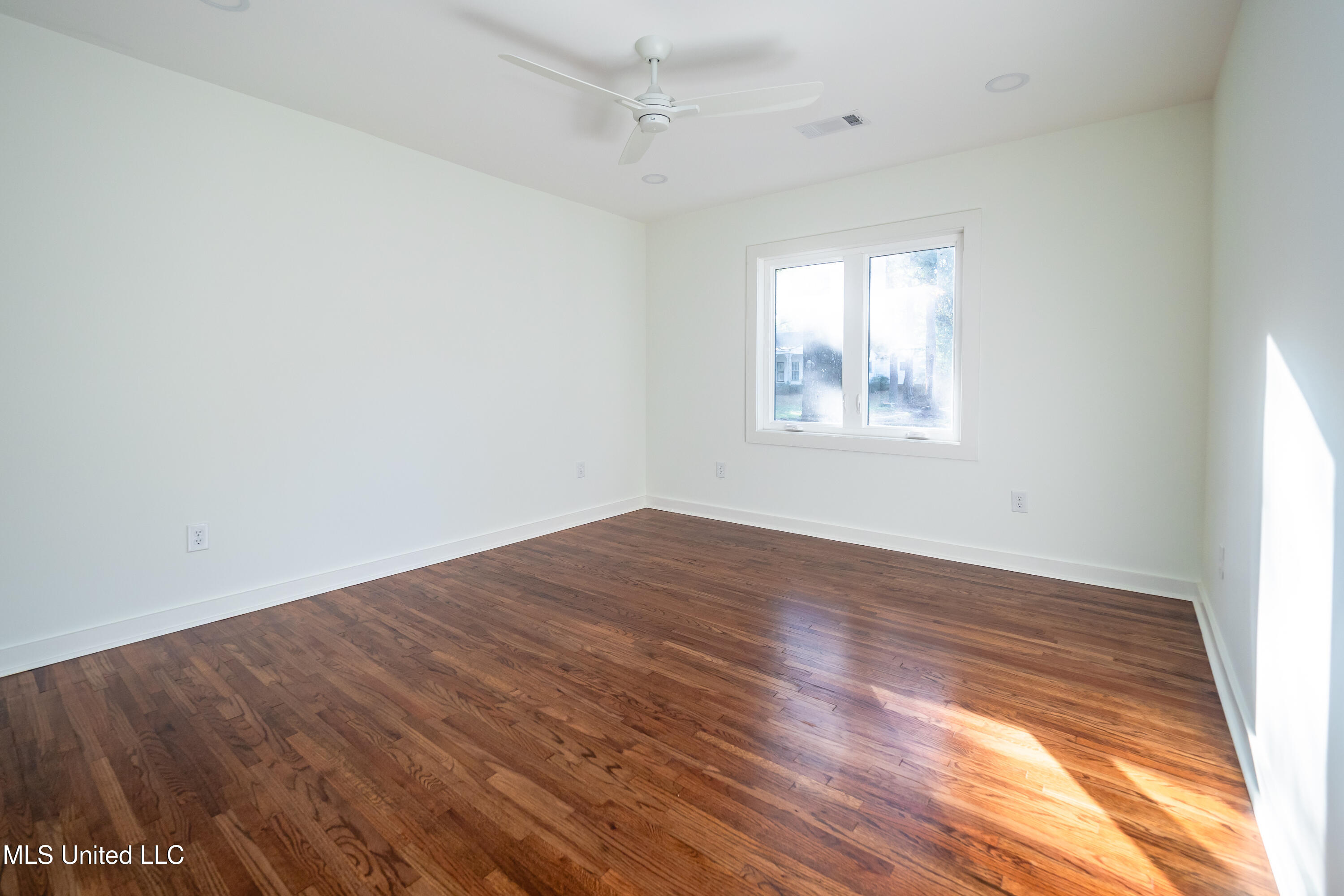 384 Naples Road Jackson, MS 39206 - Photo 14 of 24 PC030023