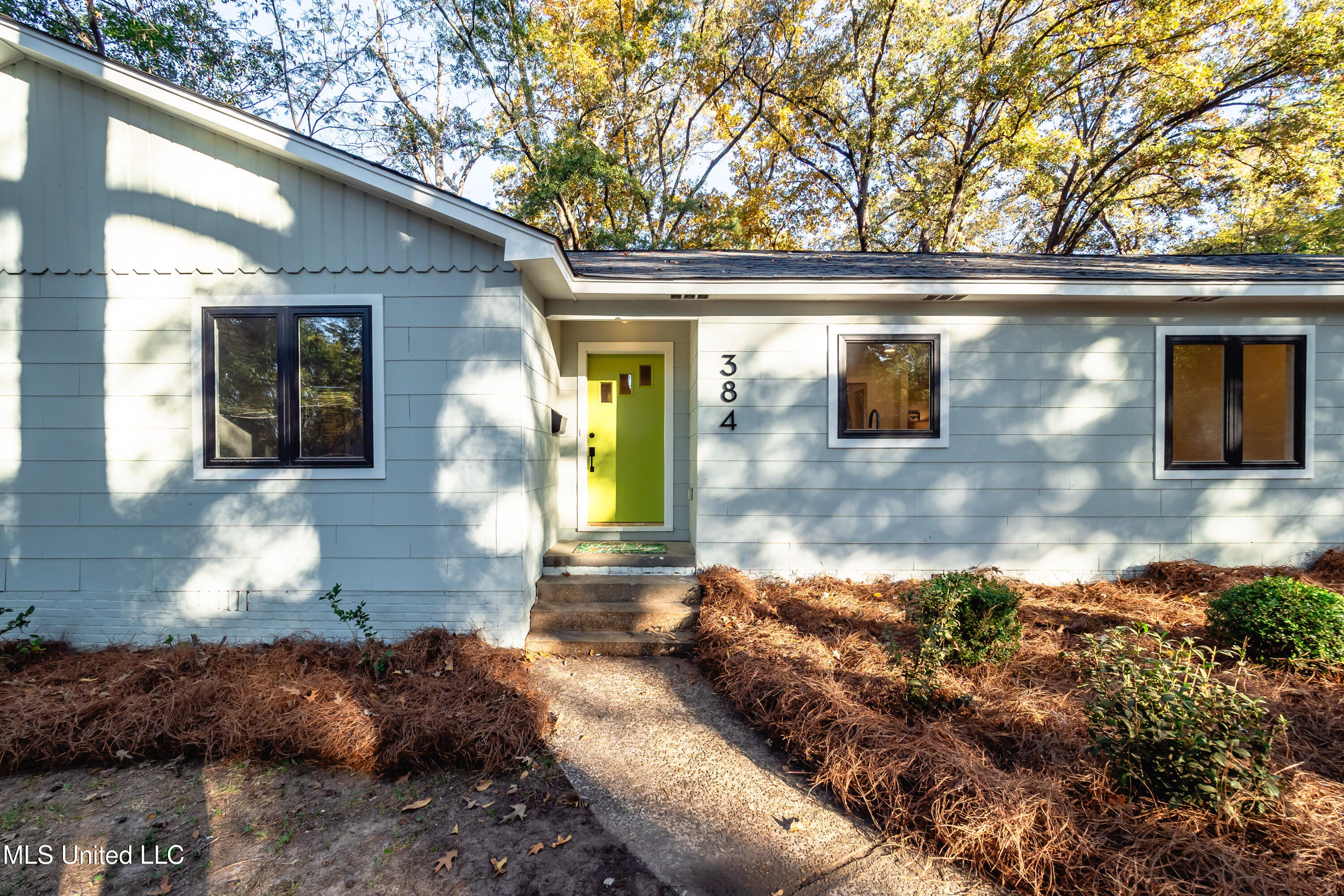384 Naples Road Jackson, MS 39206 - Photo 2 of 24 PC030005