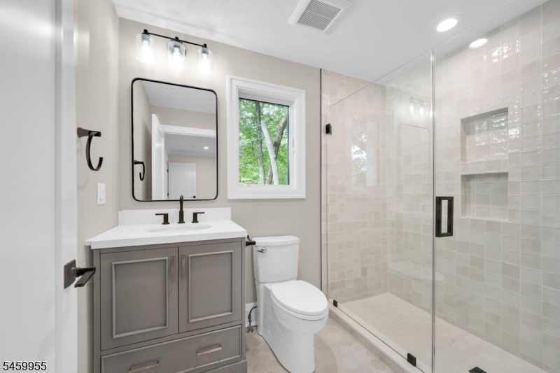 44 Hanover Road Mountain Lakes, NJ 07046 - Photo 22 of 49 Gallery Image 22