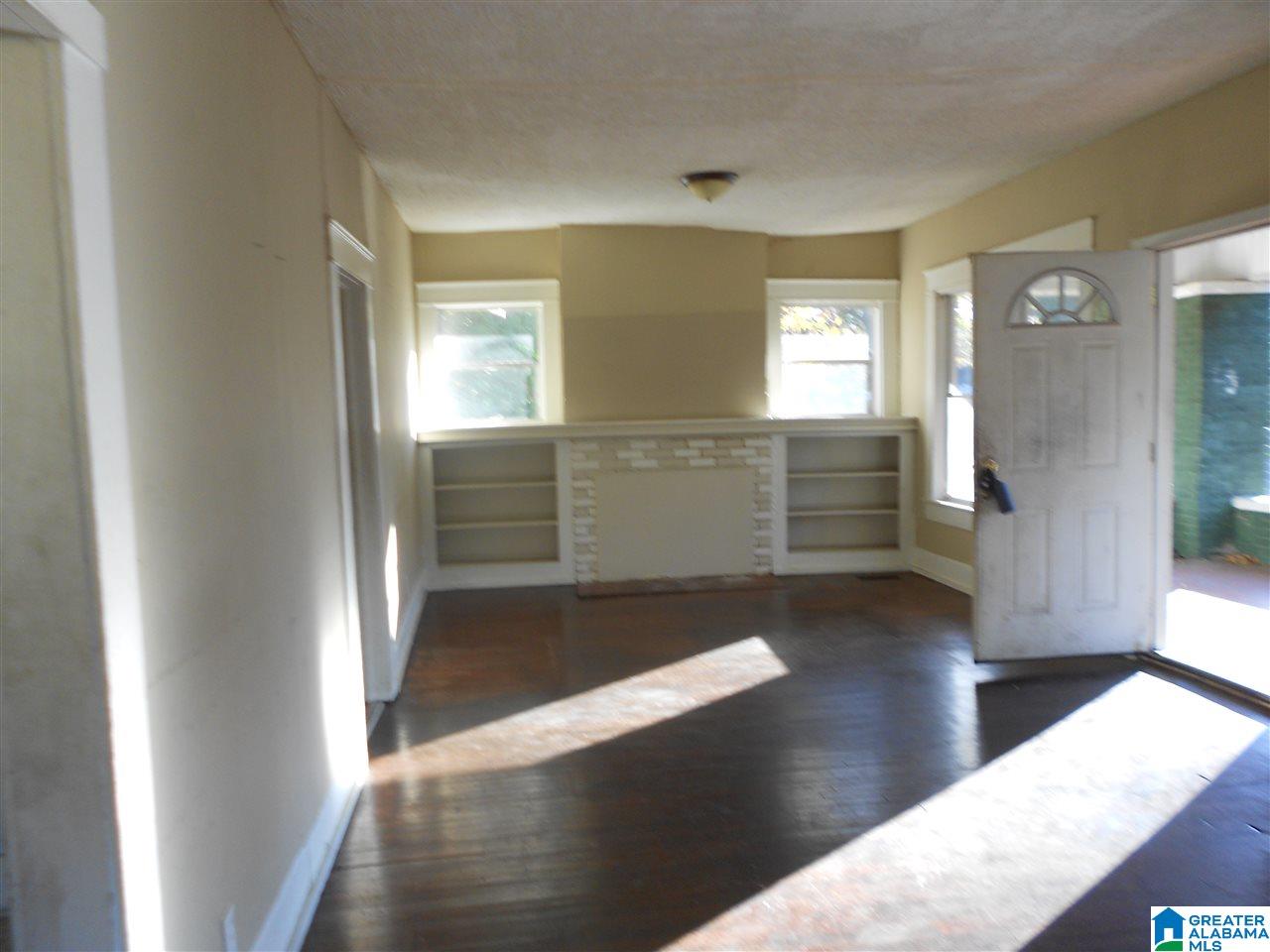 733 23rd Street Southwest Birmingham, AL 35211 - Photo 3 of 8