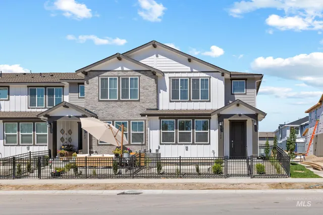 $2,450 | 4242 West Perspective Street, Eagle, ID 83616