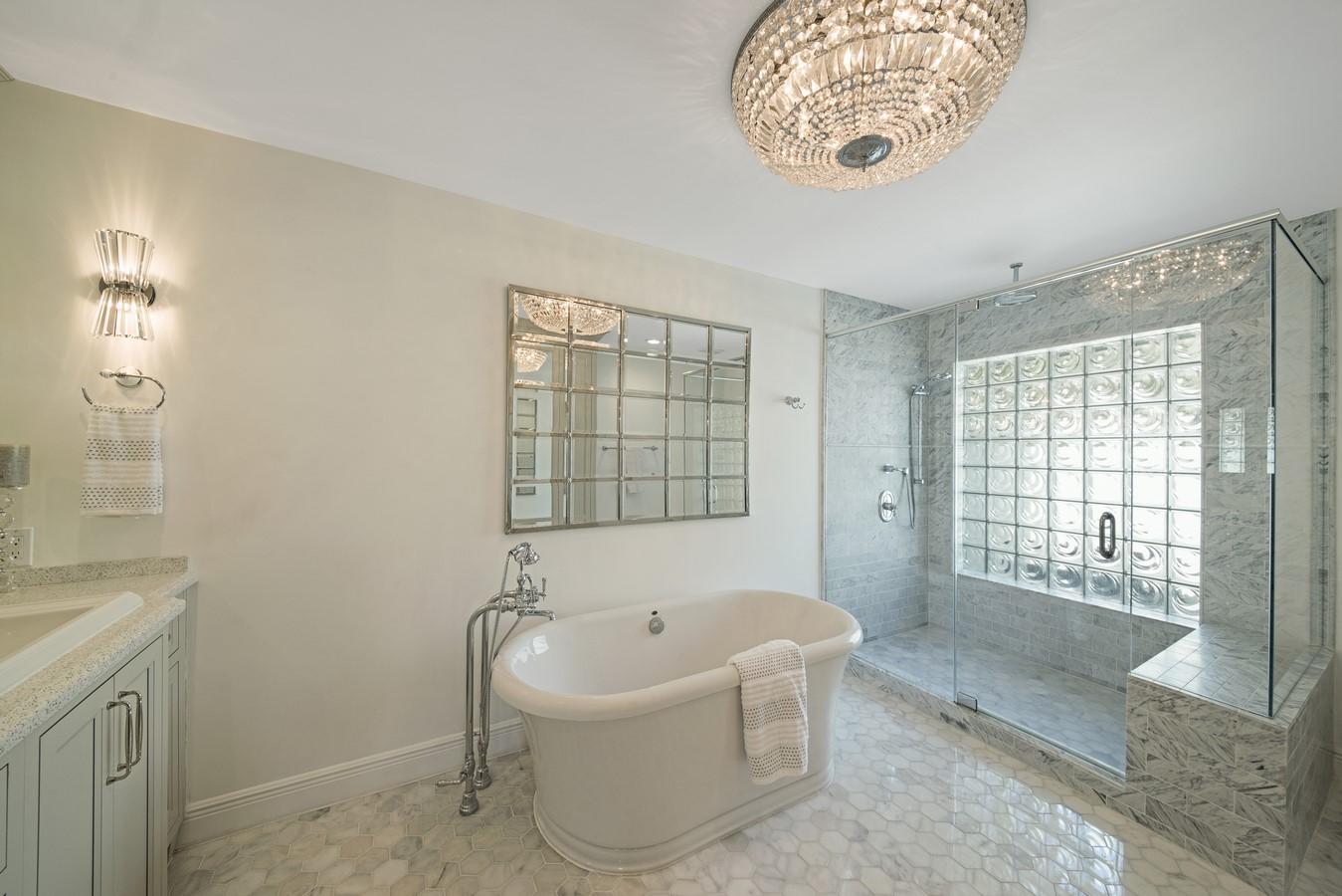 1600 Southwest 19th Avenue Boca Raton, FL 33486 - Photo 20 of 37 Soaker Tub