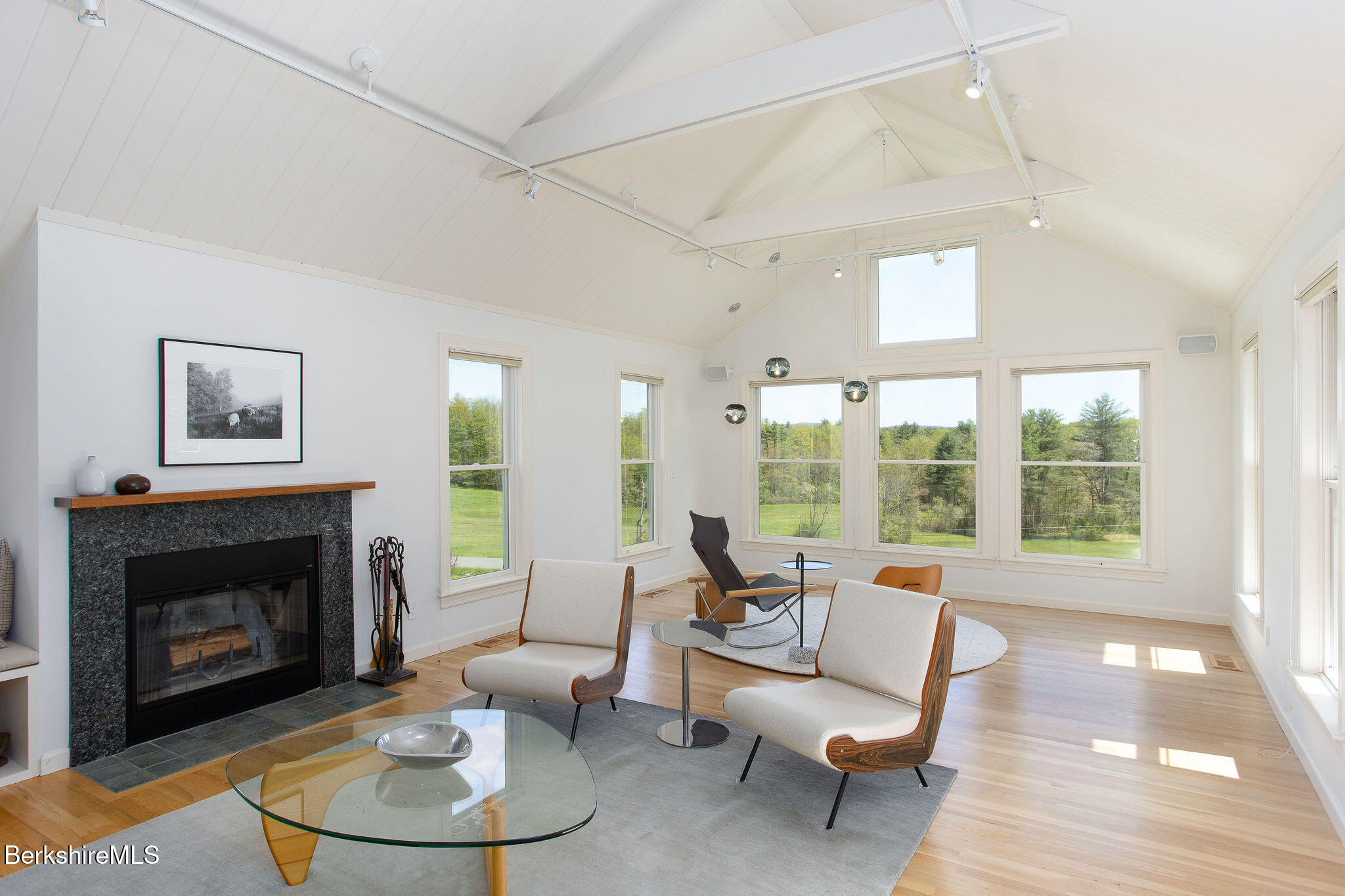 109 Under Mountain Road Lenox, MA 01240 - Photo 15 of 53 0023