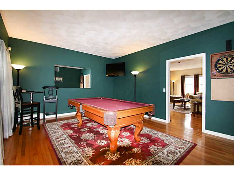 571 Pendar Road North Kingstown, RI 02852 - Photo 3 of 20 Living Room.