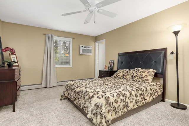 $225,000 | 1304 West Medicine Lake Drive, Unit 202, Plymouth, MN 55441