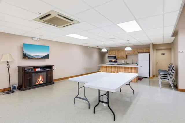 $225,000 | 1304 West Medicine Lake Drive, Unit 202, Plymouth, MN 55441