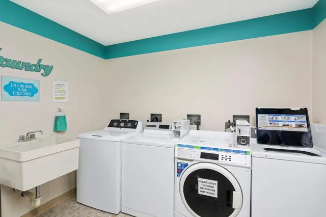 $225,000 | 1304 West Medicine Lake Drive, Unit 202, Plymouth, MN 55441