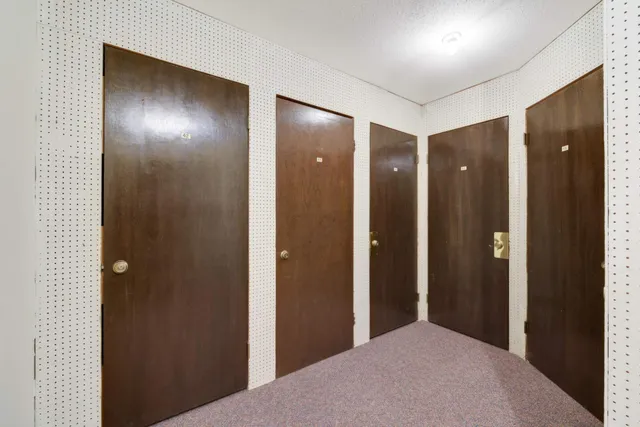 $225,000 | 1304 West Medicine Lake Drive, Unit 202, Plymouth, MN 55441