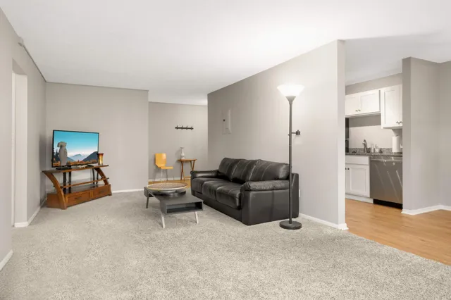 $225,000 | 1304 West Medicine Lake Drive, Unit 202, Plymouth, MN 55441