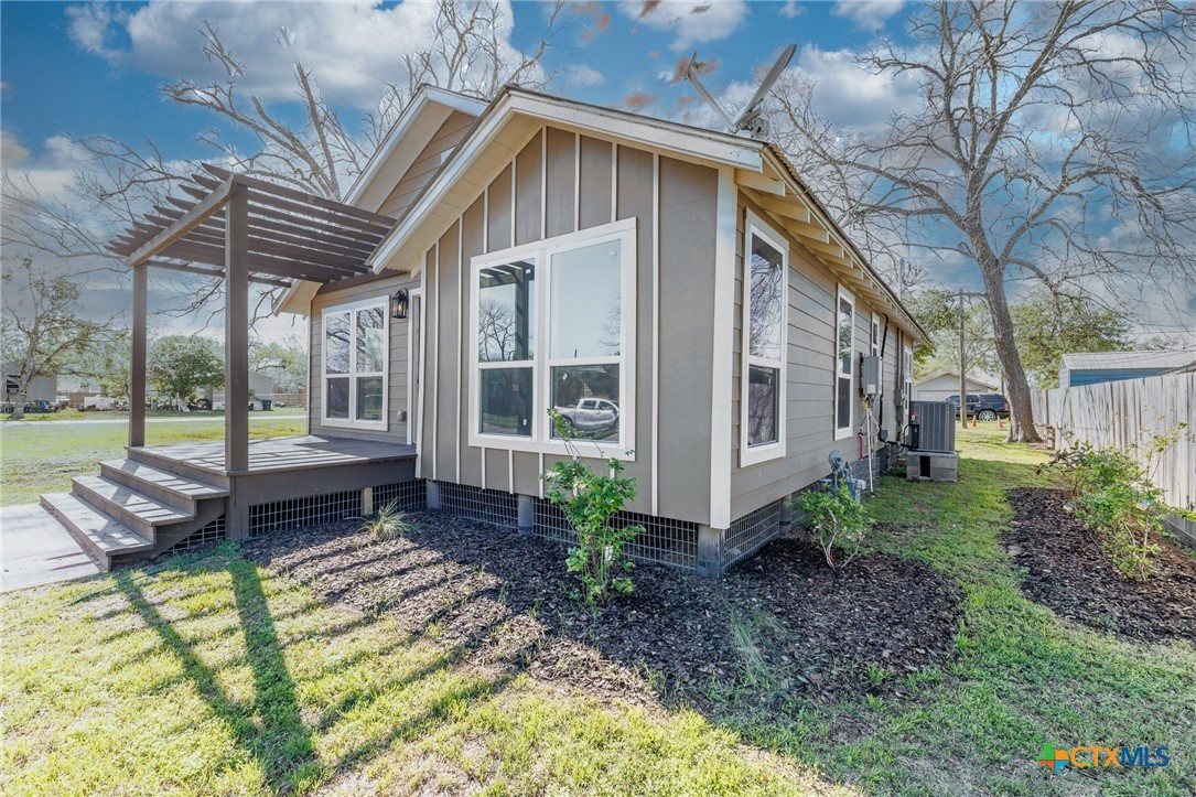 403 West French Street Cuero, TX 77954 - Photo 3 of 24