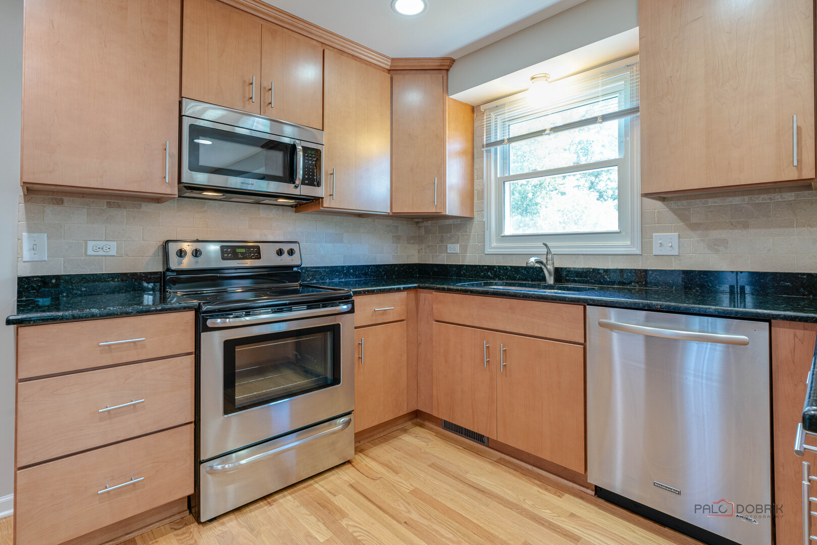 255 Lee Road Northbrook, IL 60062 - Photo 8 of 50
