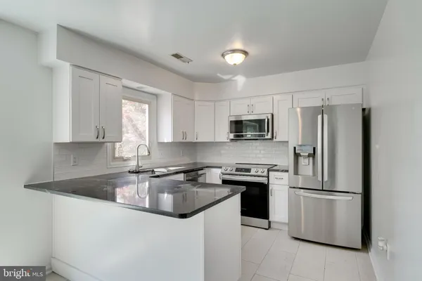 $3,900 | 1409 Templeton Place, Rockville, MD 20852