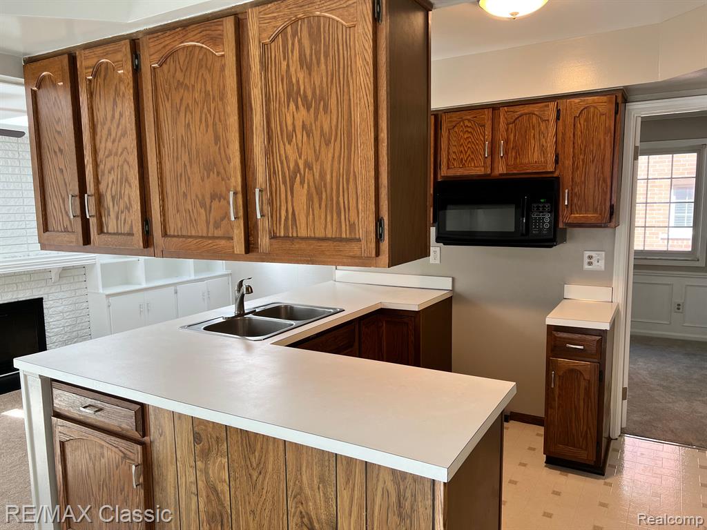 1953 Broadstone Road Grosse Pointe Woods, MI 48236 - Photo 13 of 43