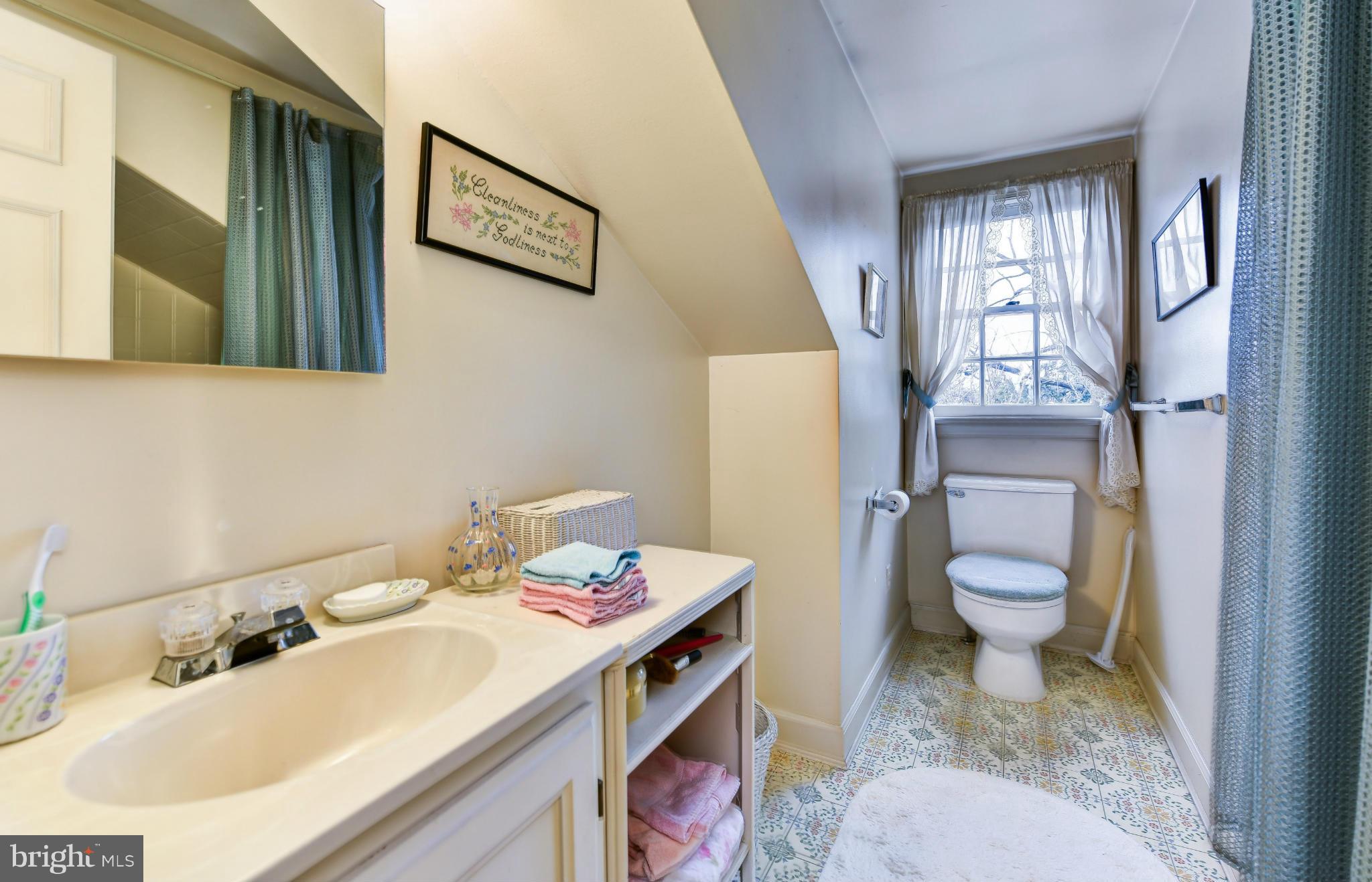 412 Wolfe Street Alexandria, VA 22314 - Photo 22 of 30 Bath