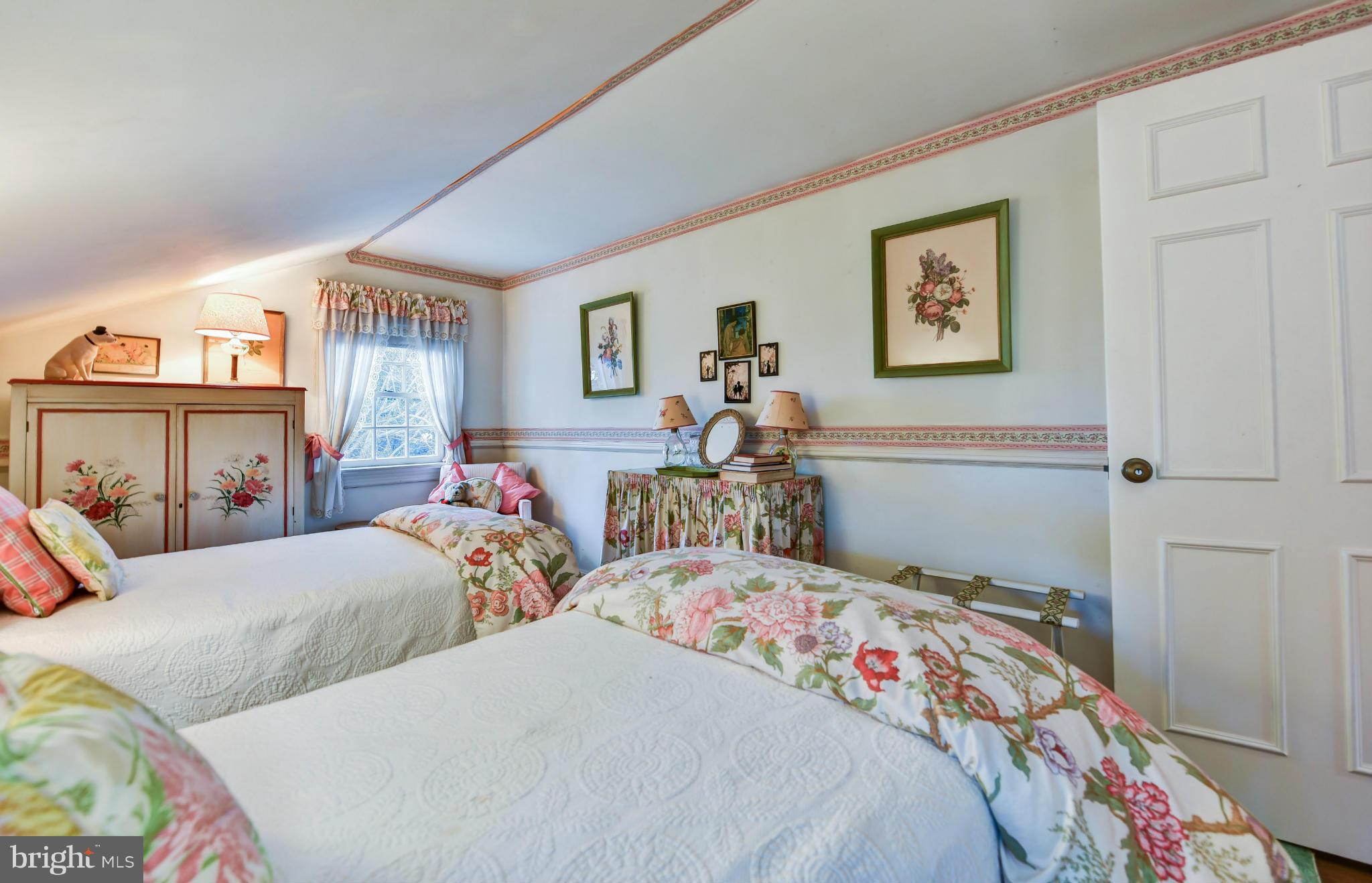 412 Wolfe Street Alexandria, VA 22314 - Photo 25 of 30 Bedroom