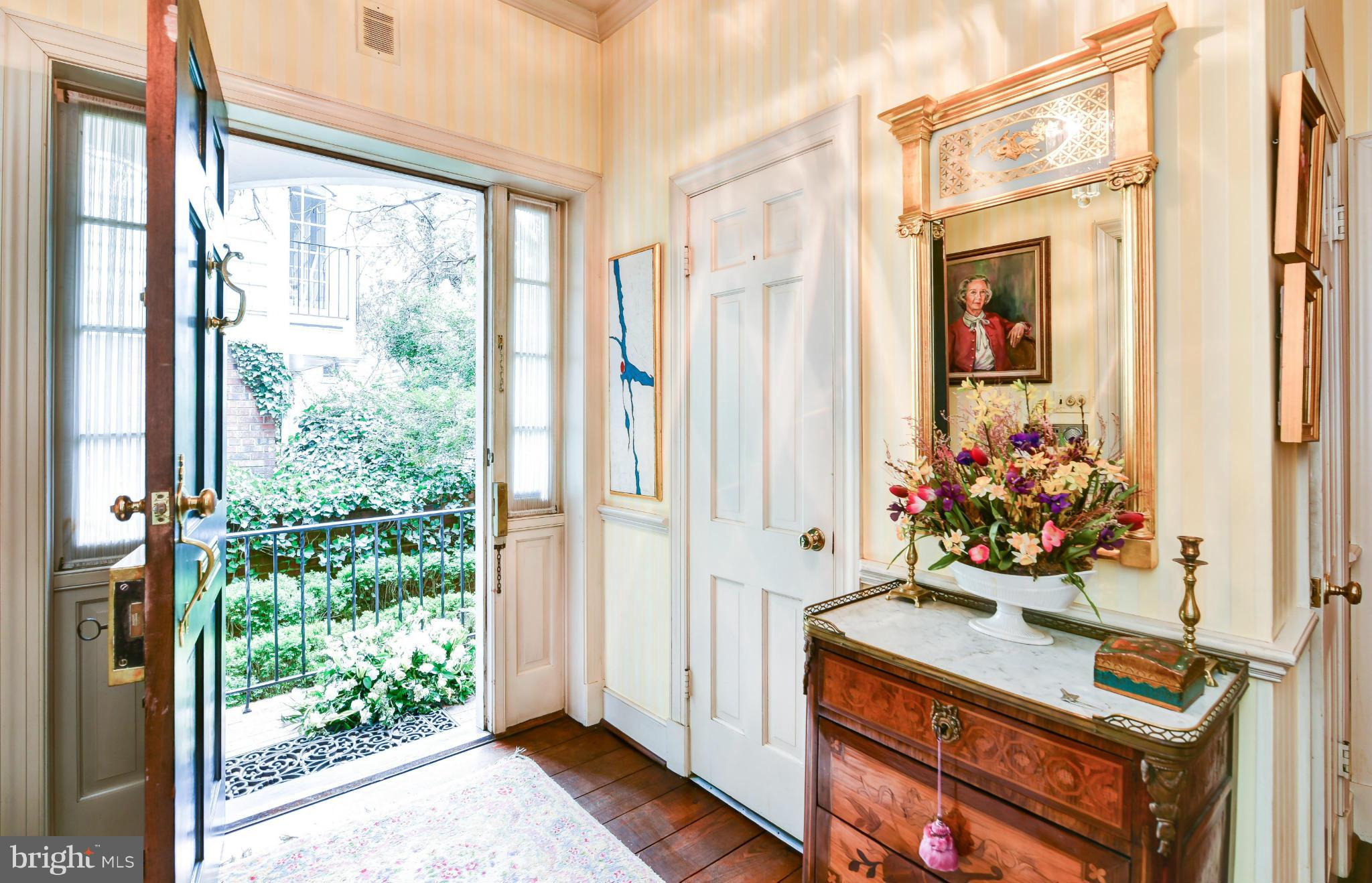 412 Wolfe Street Alexandria, VA 22314 - Photo 4 of 30 Interior (General)