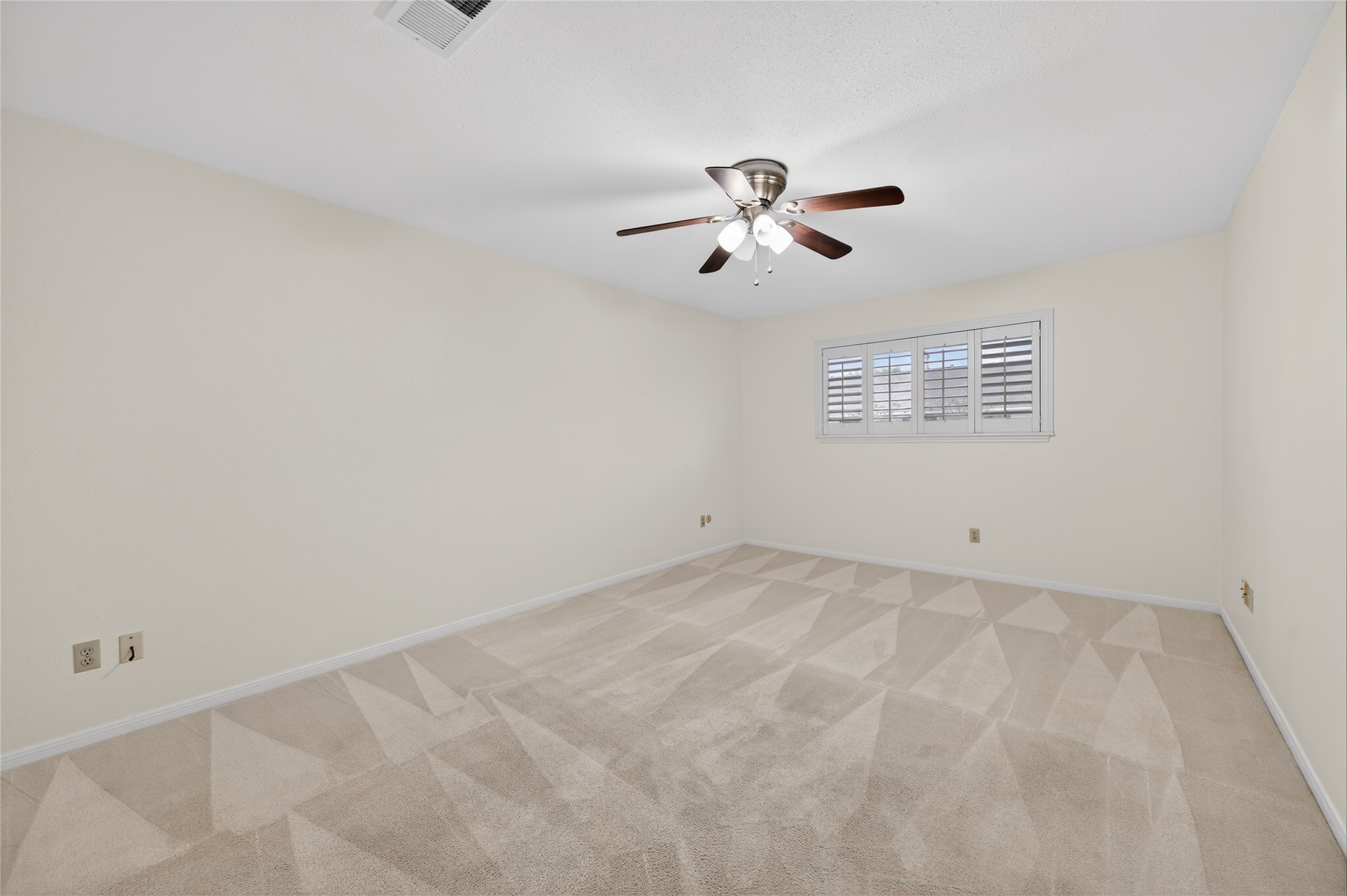 14724 Perthshire Road, Unit F Houston, TX 77079 - Photo 28 of 33 Gallery Image 28