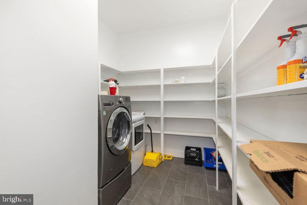 838 Bowling Green Road Front Royal, VA 22630 - Photo 20 of 66 a utility room with dryer and washer