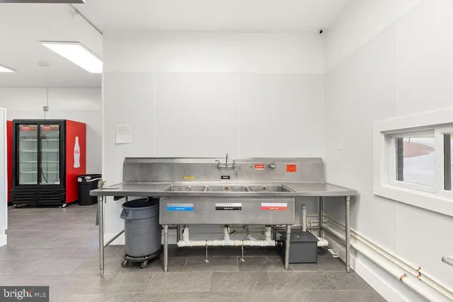 a view of utility room