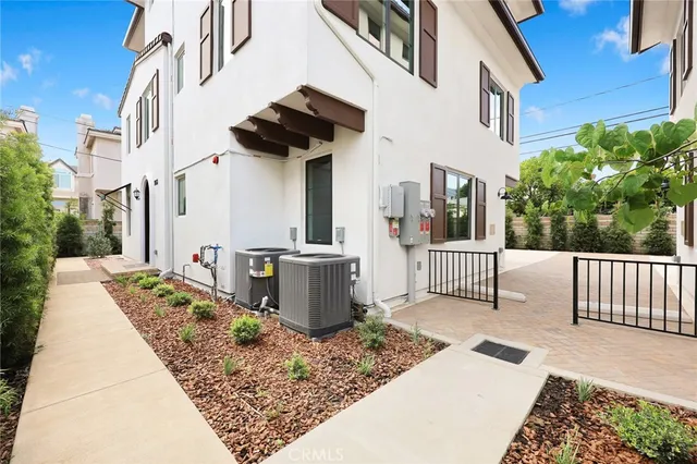 $1,288,000 | 905 Sunset Boulevard, Unit A, Arcadia, CA 91007