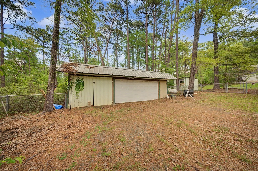 212 Winding Way Broaddus, TX 75929 - Photo 9 of 26