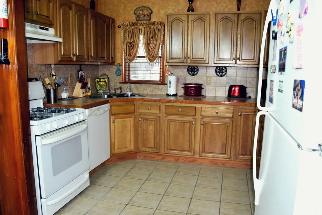144 Spencer Street Fall River, MA 02721 - Photo 8 of 30 Gallery Image 8