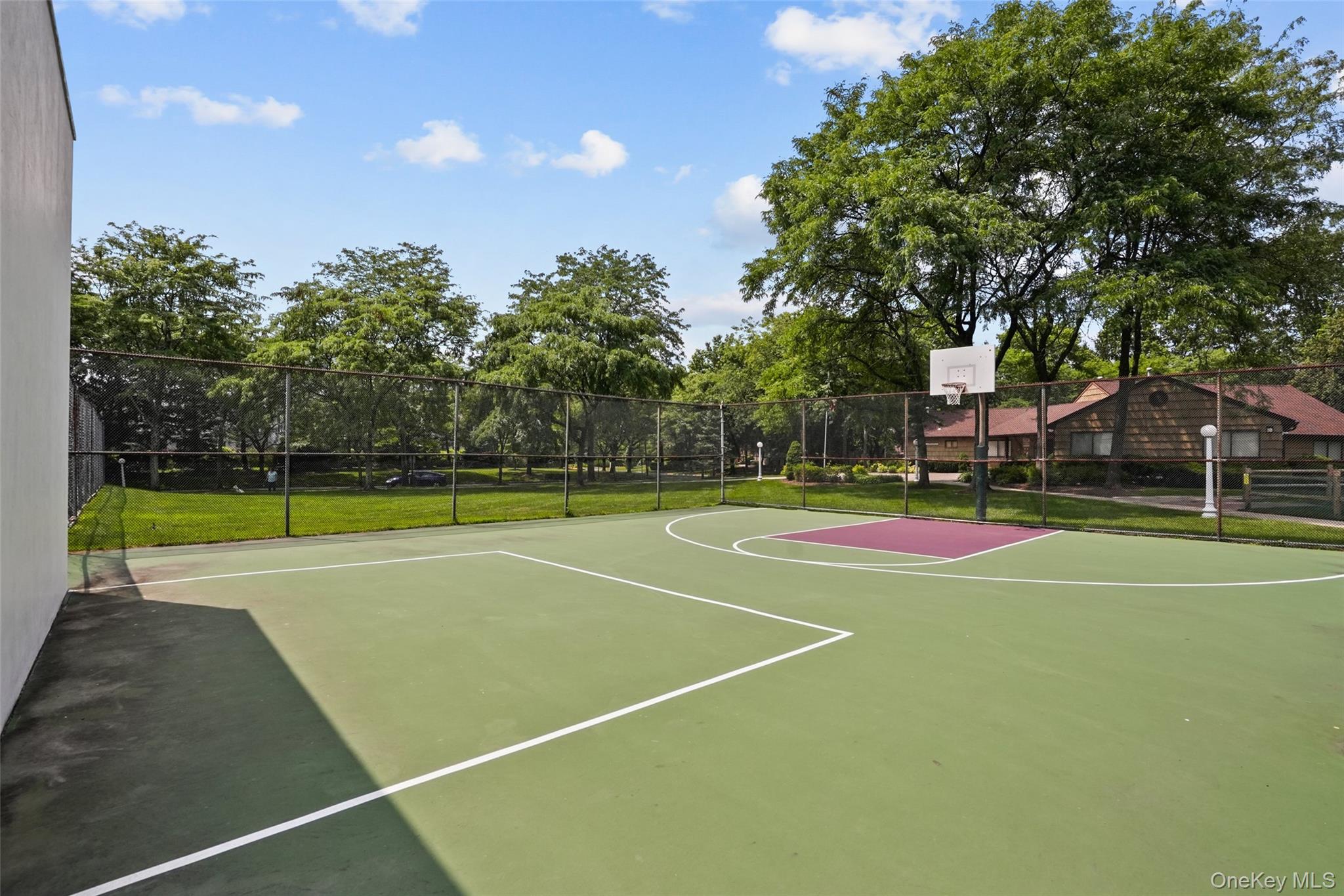 188 Eagle Ridge Way Nanuet, NY 10954 - Photo 32 of 33 Basketball Court