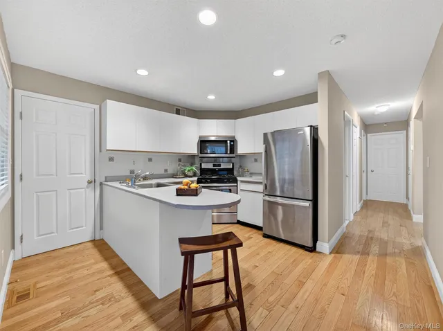 $435,000 | 188 Eagle Ridge Way, Nanuet, NY 10954